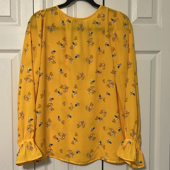 NWT Loft Outlet Women Yellow Floral Top Size Medium - Picture 5 of 5